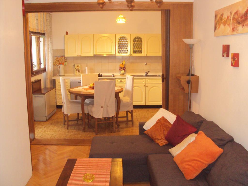 Appartamento Apartman Solomir Zara Esterno foto